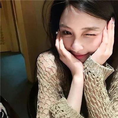 正面全裸